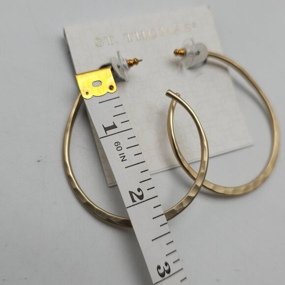 St. Thomas Gold Tone Hammered Metal Twist Hoop Earrings NWTs - Picture 4 of 4